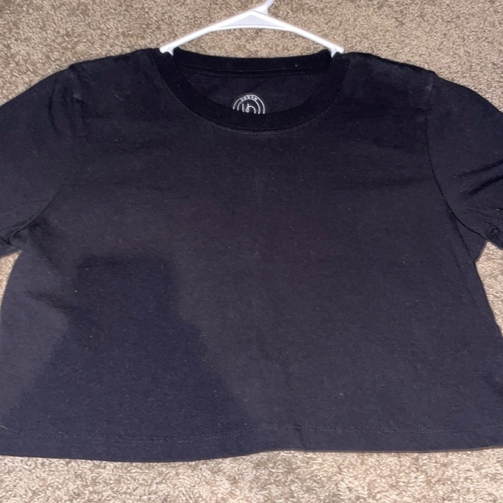 Black cropped urban outfitters tee